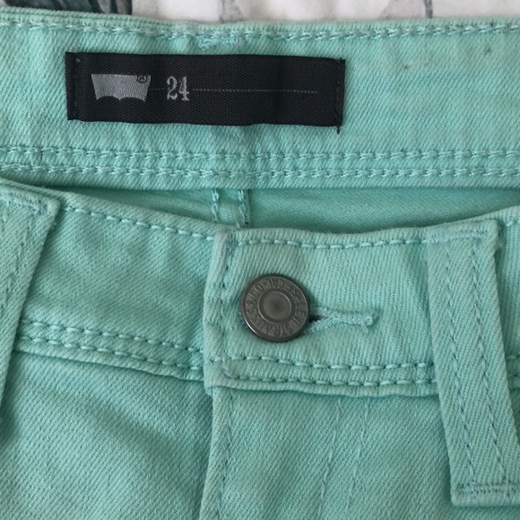 Levi’s Low Rise Jean Shorts in Turquoise - Size 24 - Picture 3 of 8